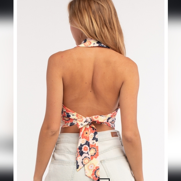 Tillys RSQ Collared Cinch Front Halter Top. - Picture 4 of 8